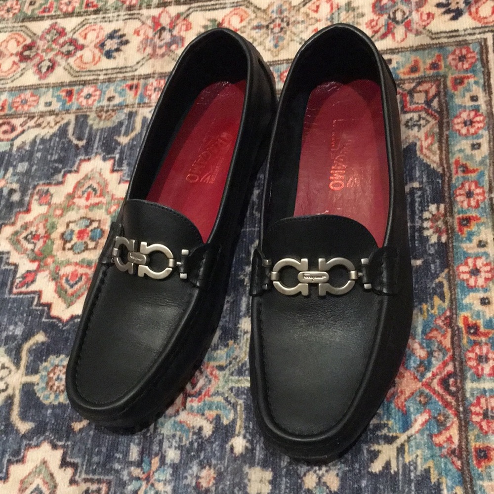 Selvatore Ferragamo women loafer